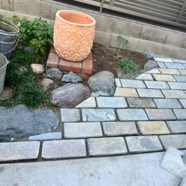 お客さん宅の玄関先を綺麗にしてみました‼️🌼