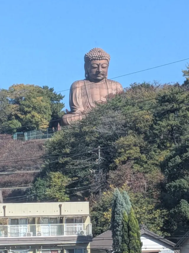 駅を出ると…